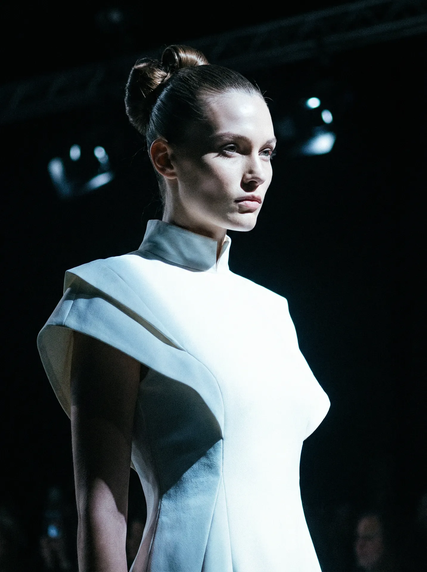 俄罗斯美女 本季焦点 白色高定礼服模特特写